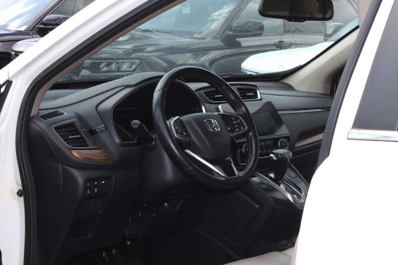 2017 Honda CR-V Touring  Gps Moonroof BkpCam HtdSeats RemoteKeyles Photo