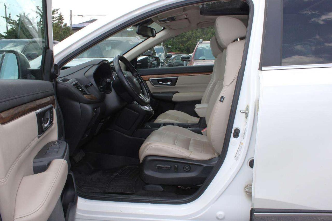 2017 Honda CR-V Touring  Gps Moonroof BkpCam HtdSeats RemoteKeyles Photo