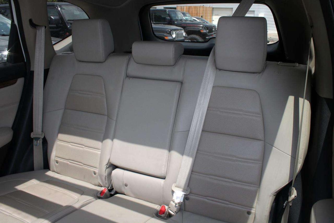 2017 Honda CR-V Touring  Gps Moonroof BkpCam HtdSeats RemoteKeyles Photo