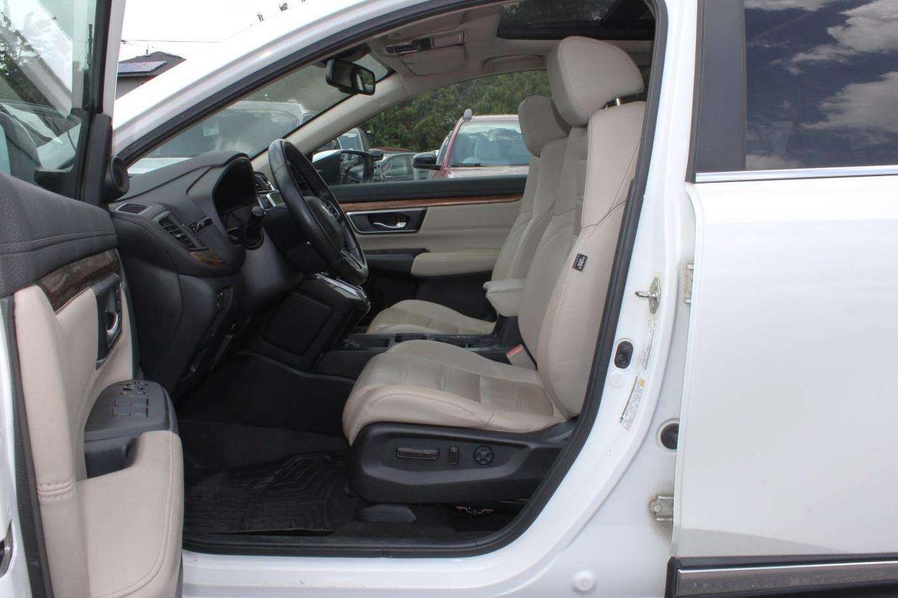 2017 Honda CR-V Touring  Gps Moonroof BkpCam HtdSeats RemoteKeyles Photo