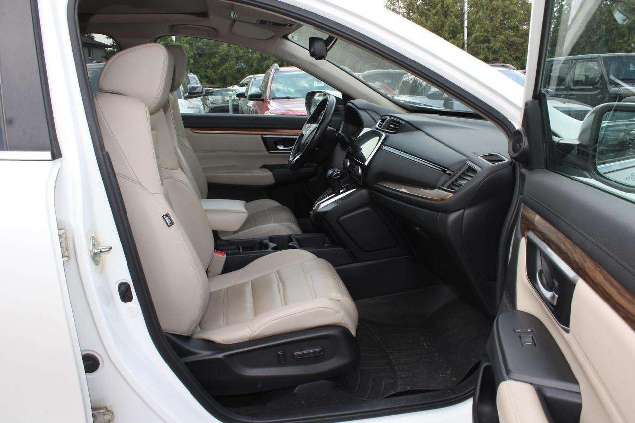 2017 Honda CR-V Touring  Gps Moonroof BkpCam HtdSeats RemoteKeyles Photo