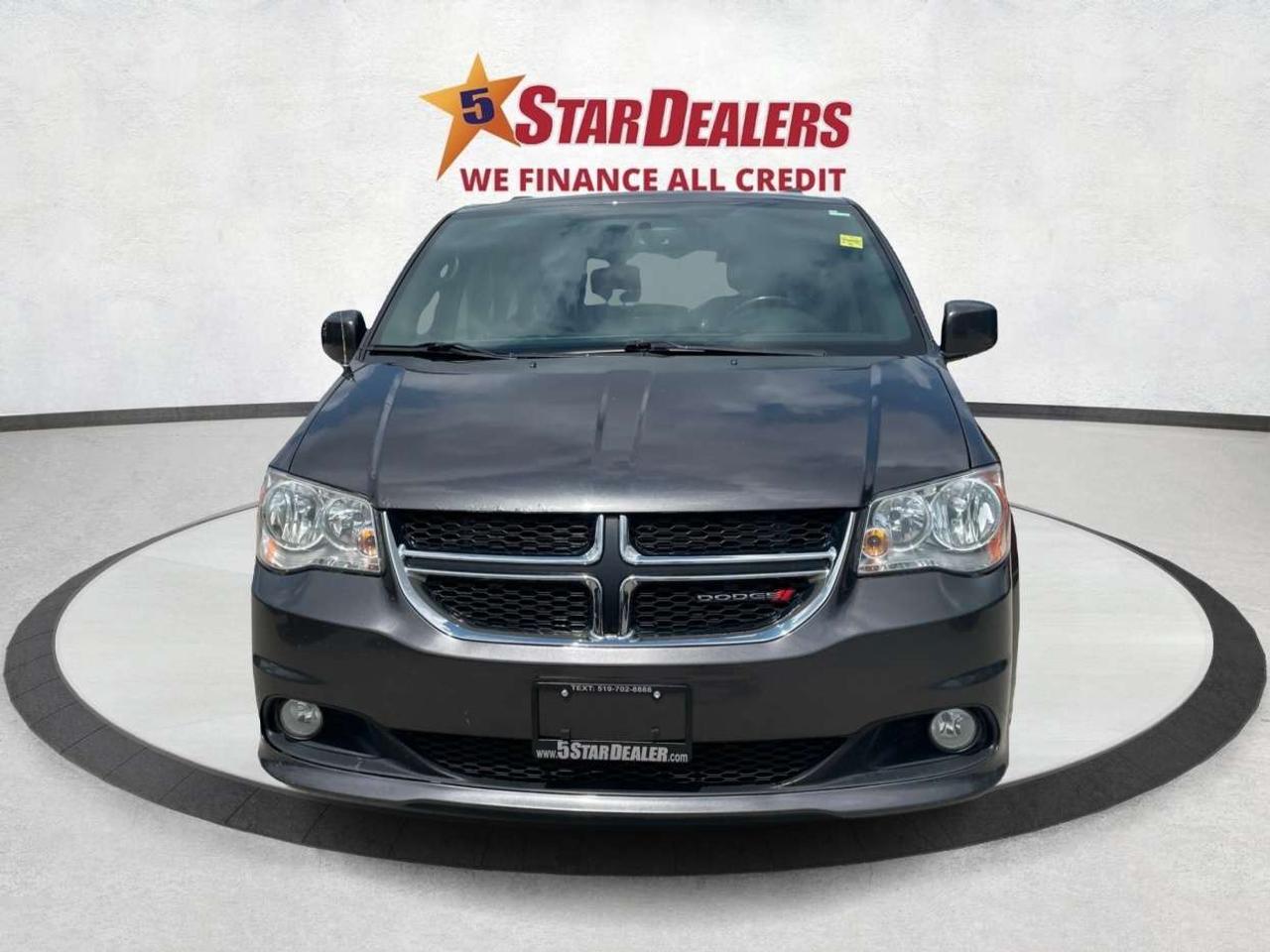 2017 Dodge Grand Caravan LEATHER REAR CAM CLEAN WE FINANCE ALL CREDIT Photo1