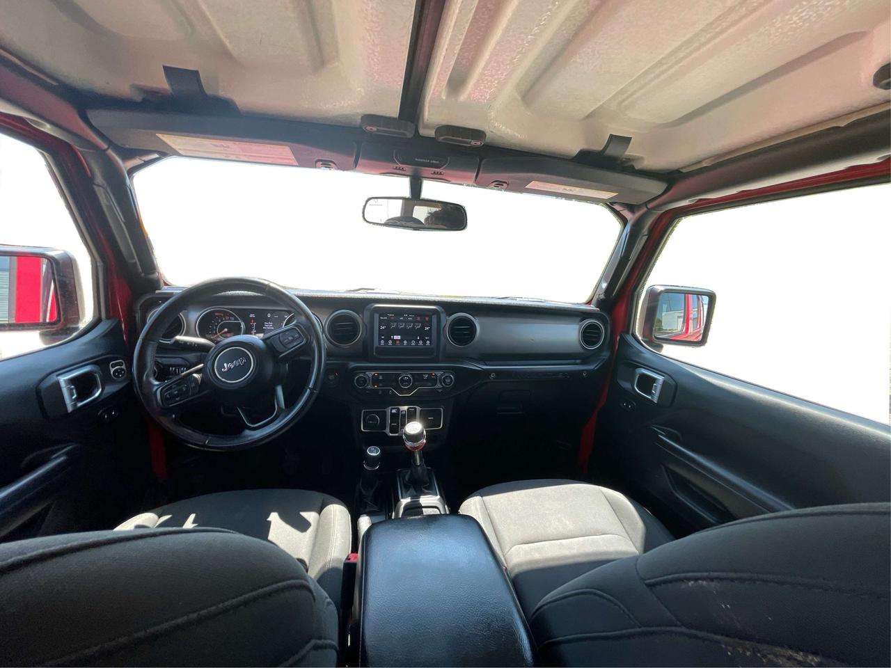 2018 Jeep Wrangler LEATHER SUNROOF HEATED SEATS LOADED WE FINANCE ALL Photo