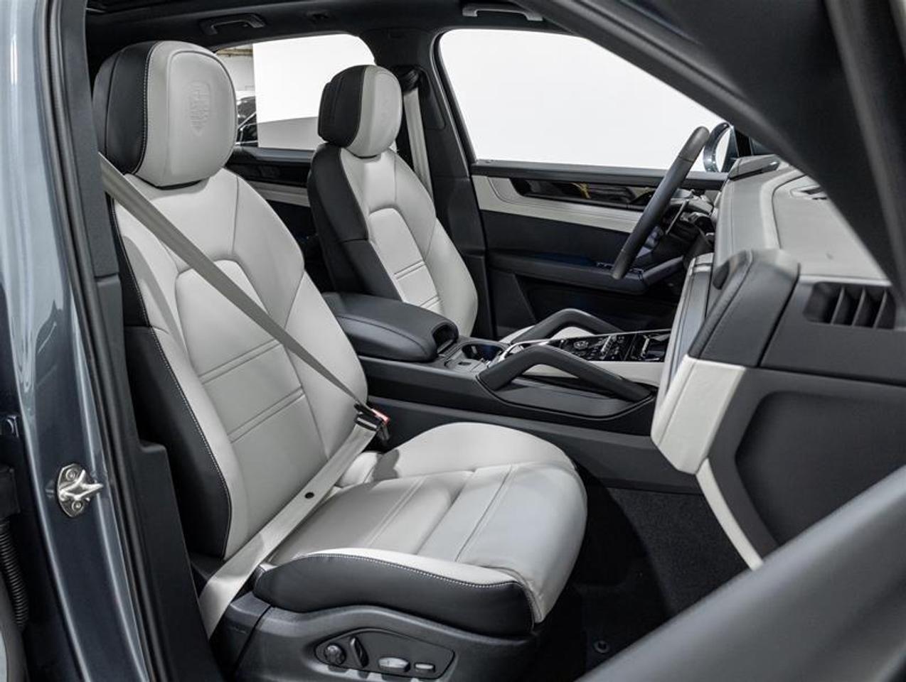 2026 Porsche Cayenne  Photo