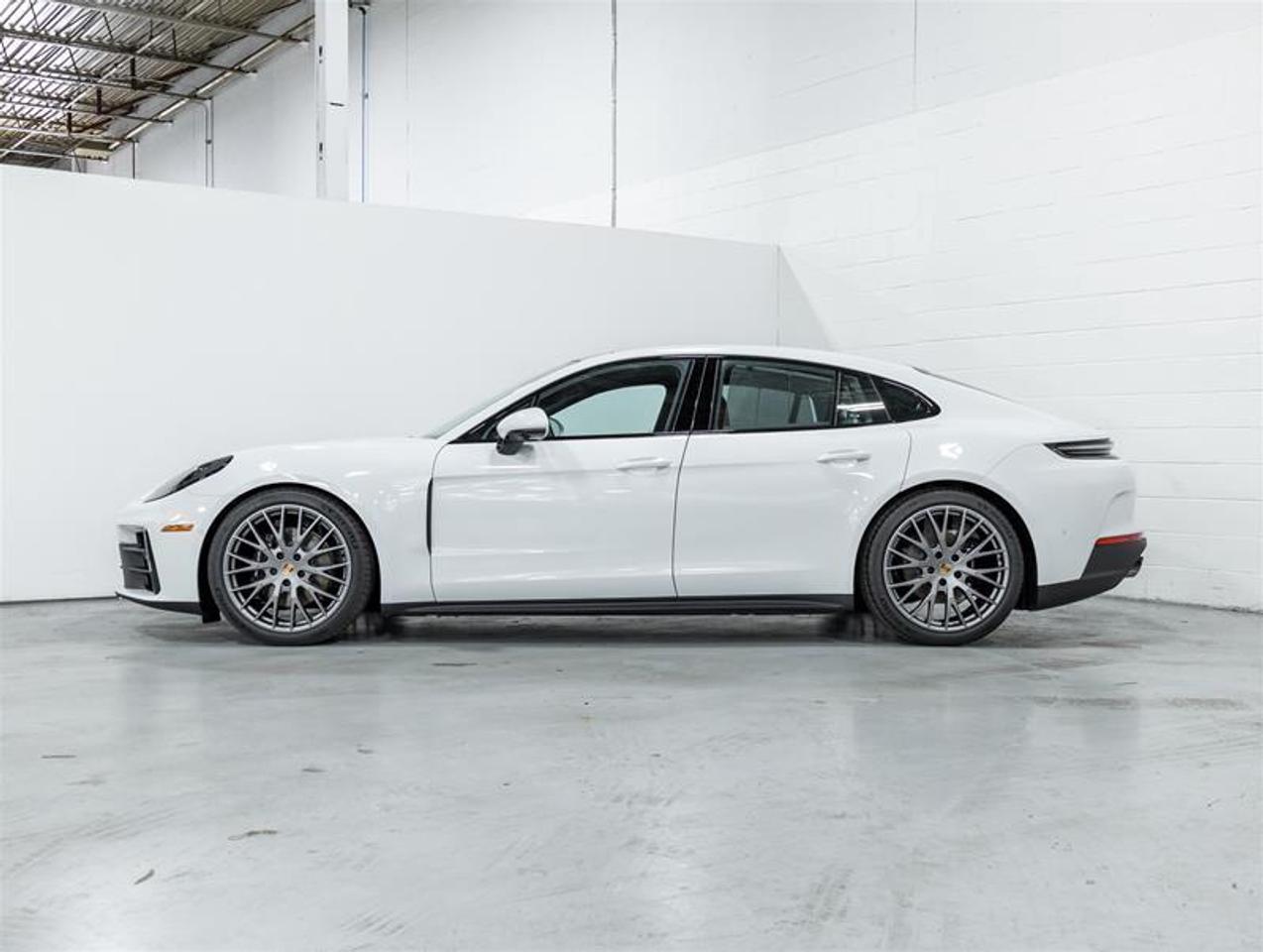 2026 Porsche Panamera  Photo