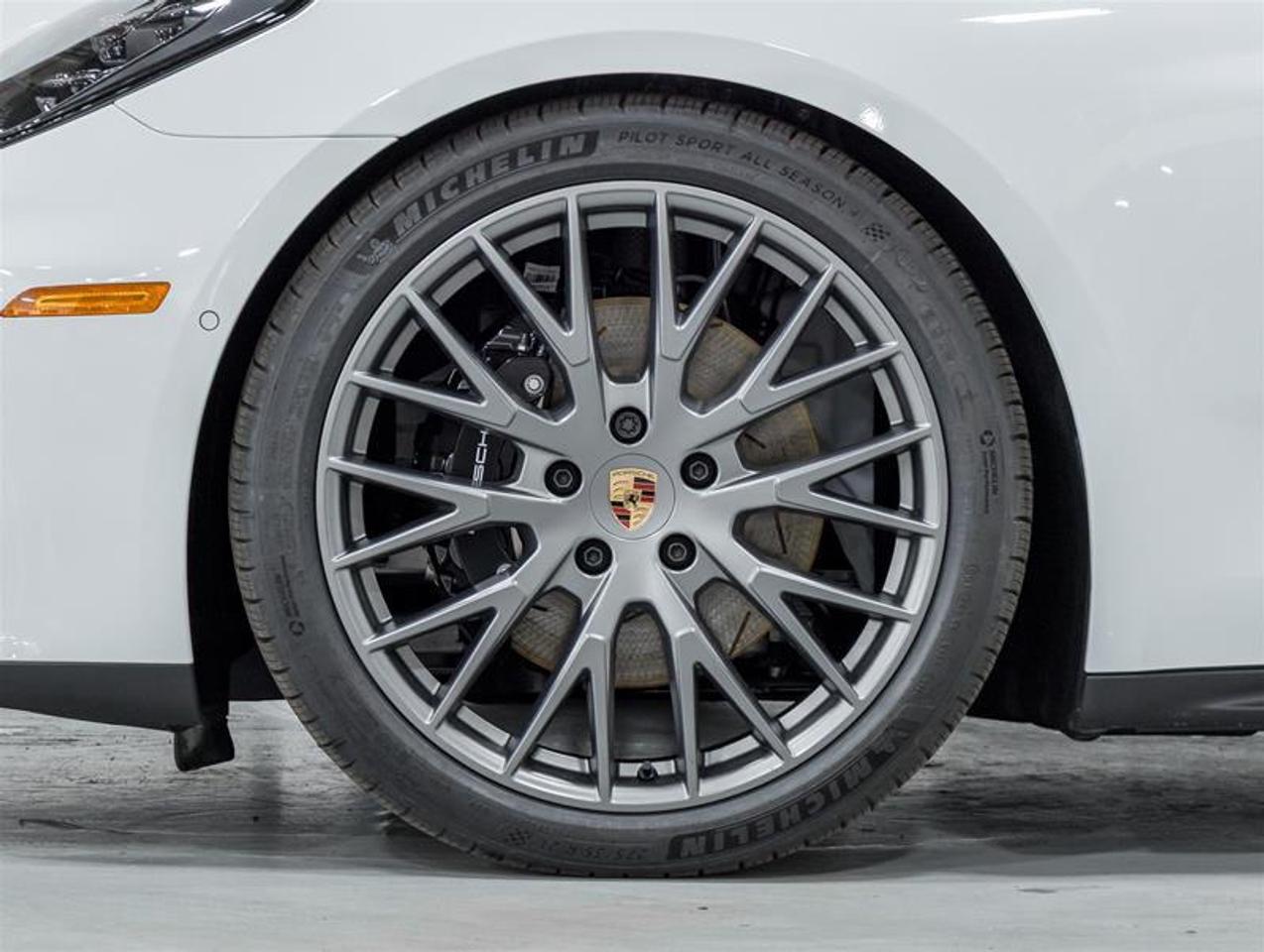 2026 Porsche Panamera  Photo4