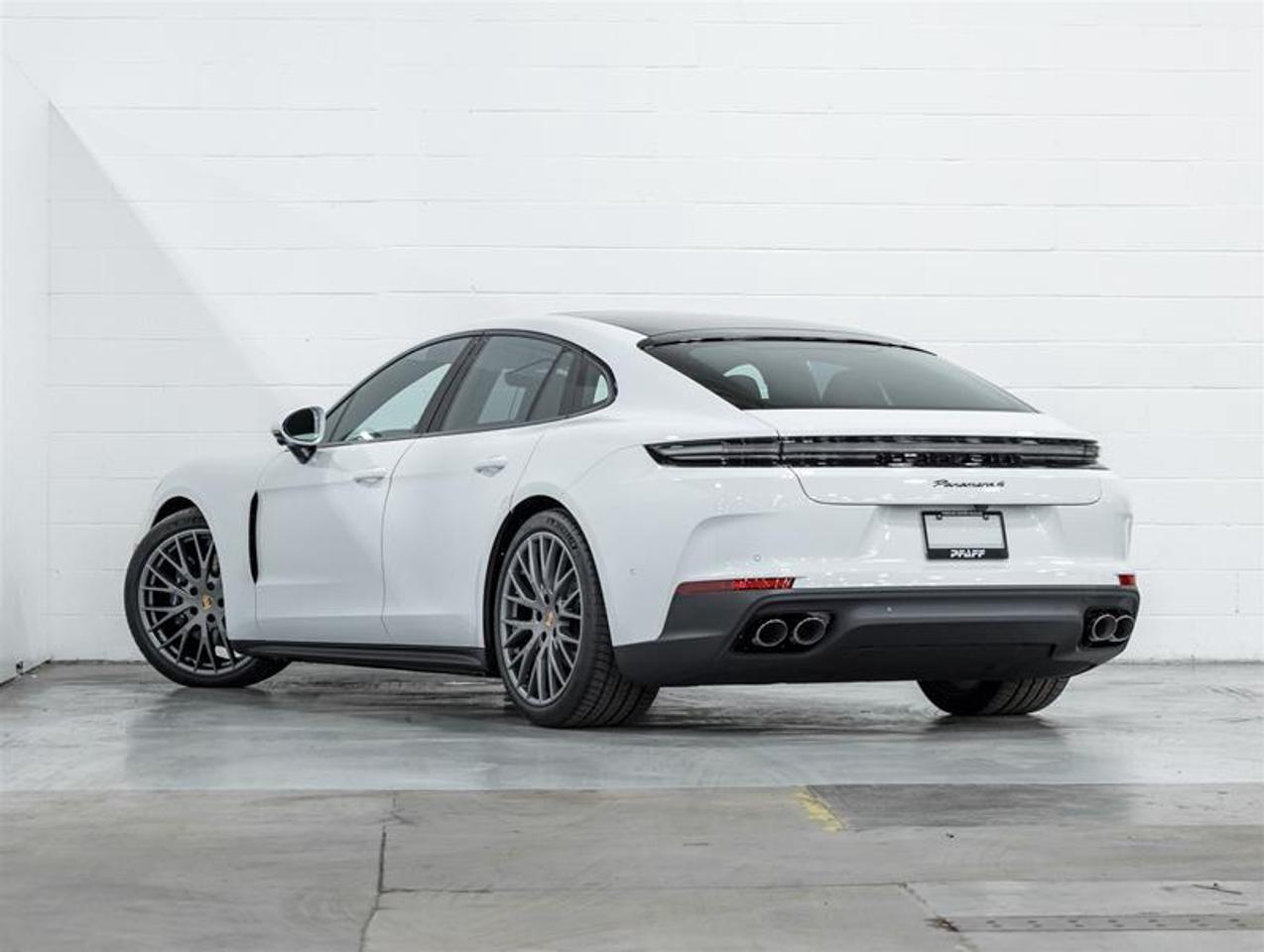 2026 Porsche Panamera  Photo
