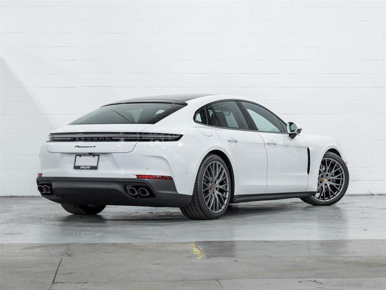 2026 Porsche Panamera  Photo