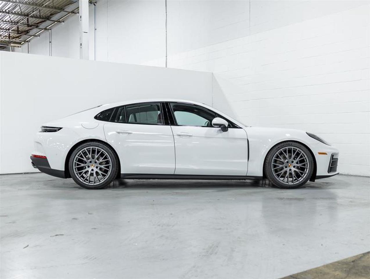 2026 Porsche Panamera  Photo