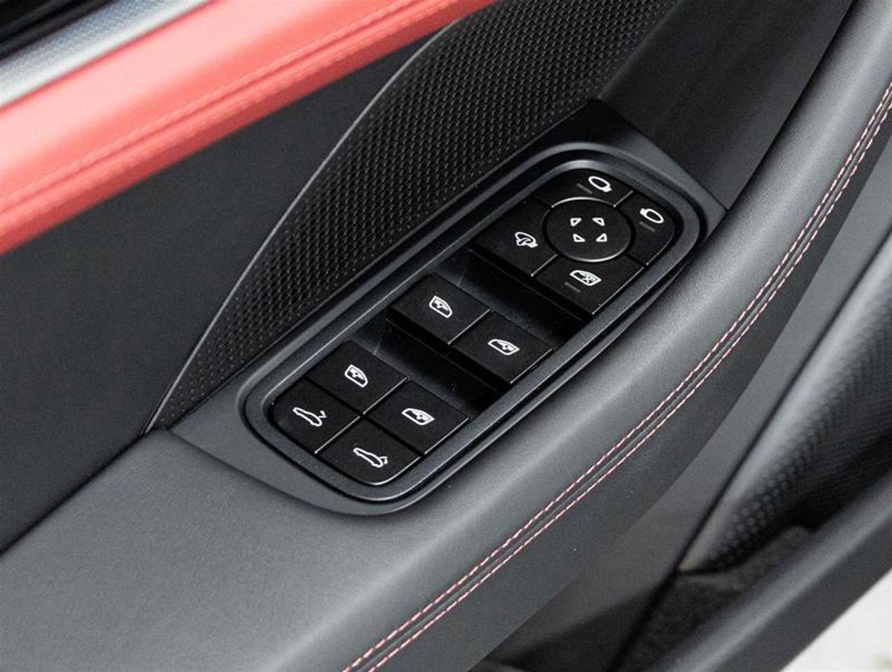 2026 Porsche Panamera  Photo