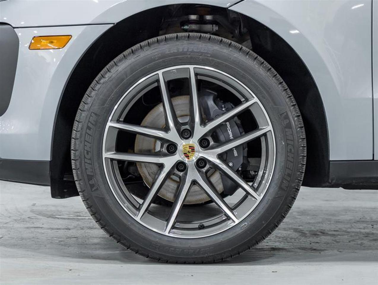 2026 Porsche Macan  Photo