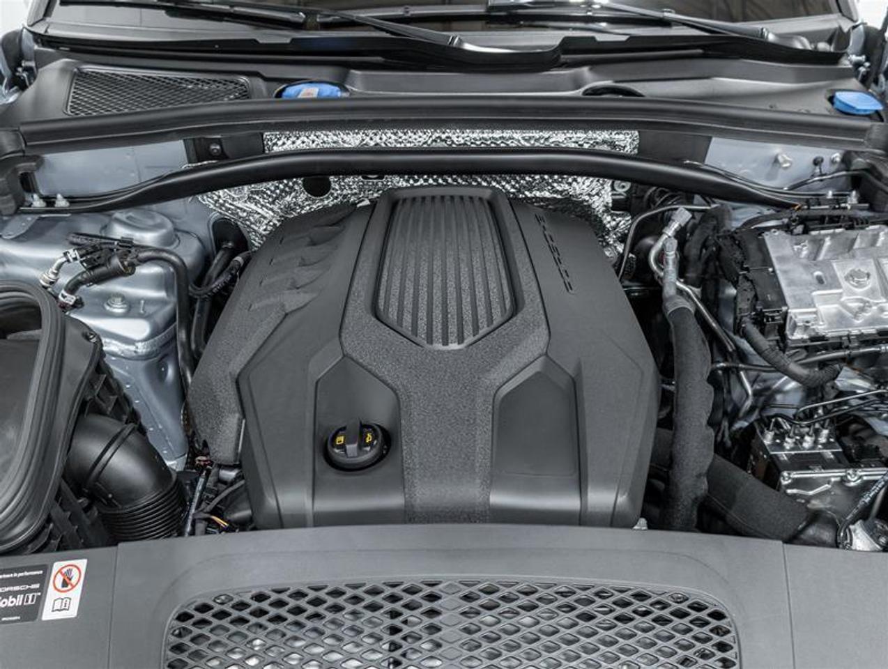 2026 Porsche Macan  Photo