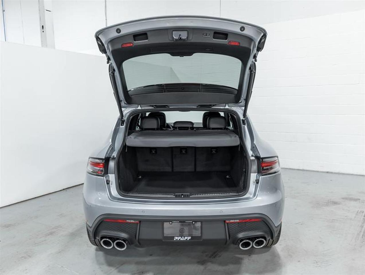 2026 Porsche Macan  Photo