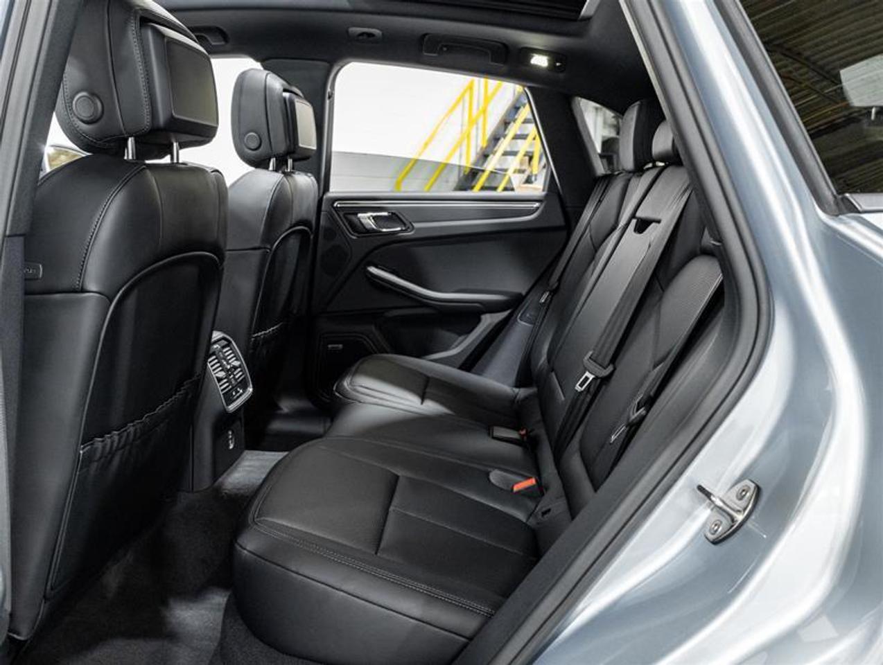 2026 Porsche Macan  Photo