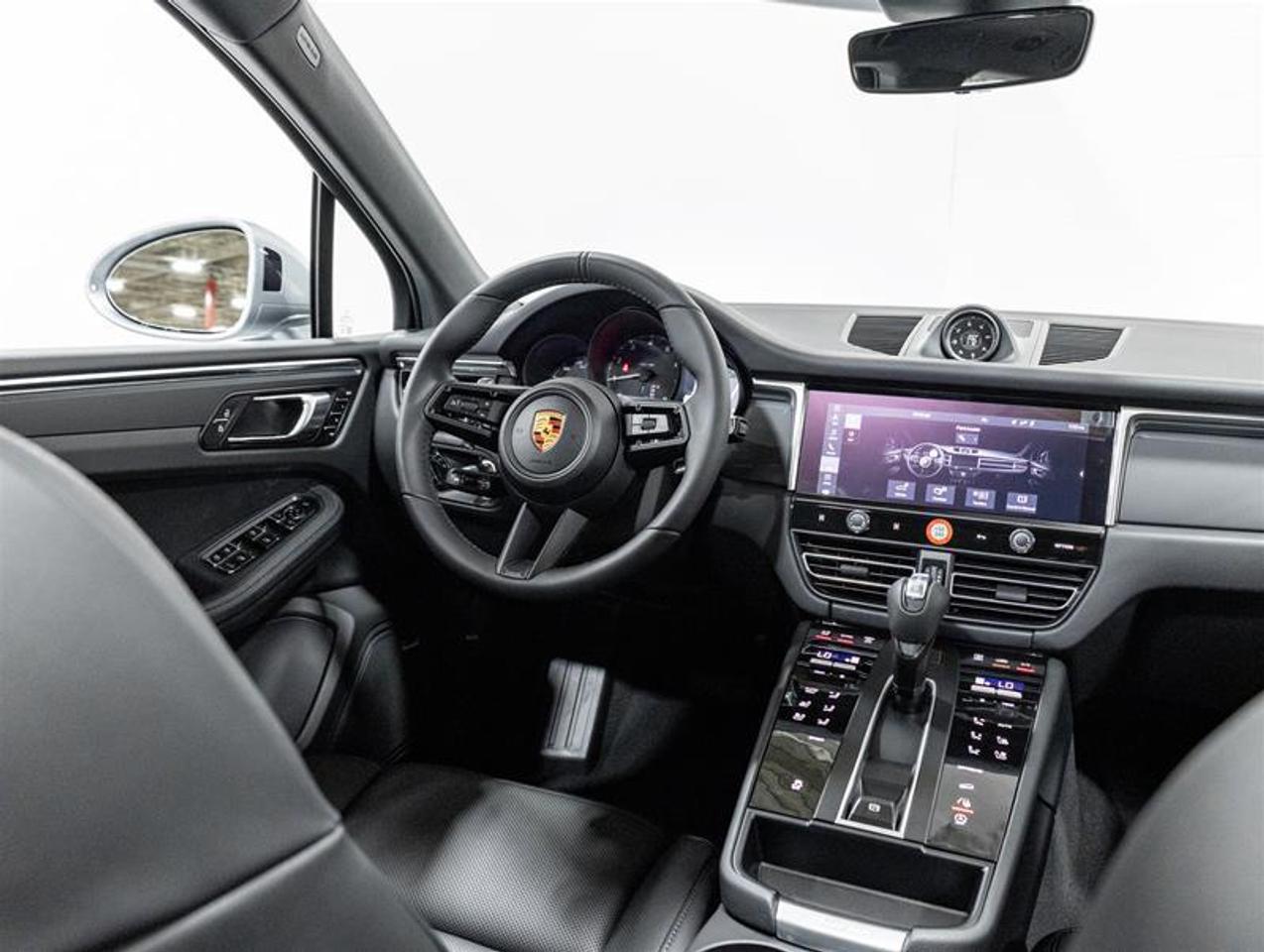 2026 Porsche Macan  Photo