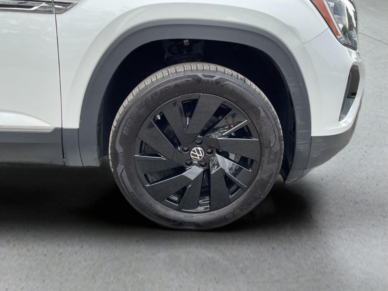 2024 Volkswagen Atlas Cross Sport 2.0 TSI Highline 4dr All-Wheel Drive 4MOTION Photo