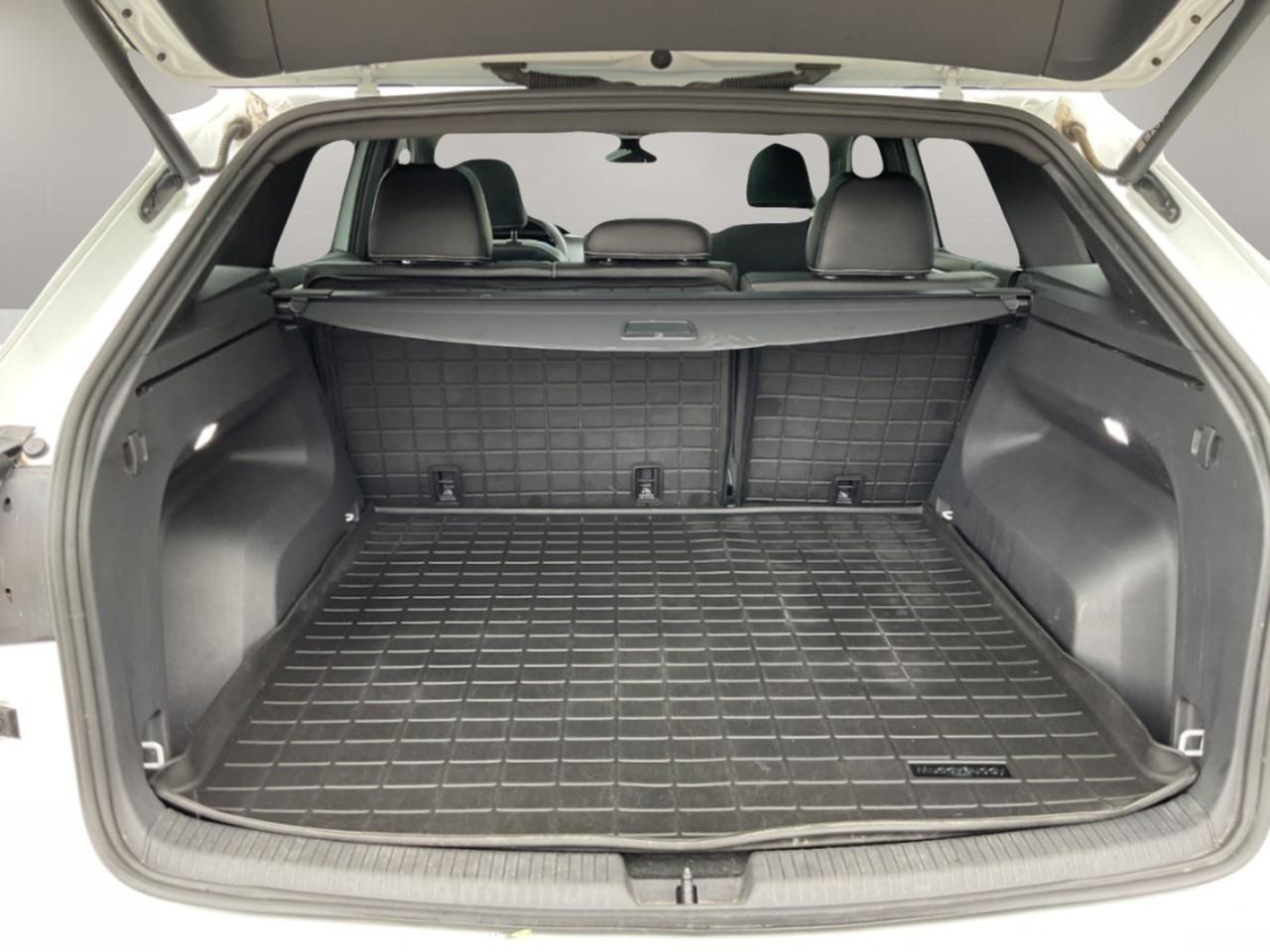 2024 Volkswagen Atlas Cross Sport 2.0 TSI Highline 4dr All-Wheel Drive 4MOTION Photo