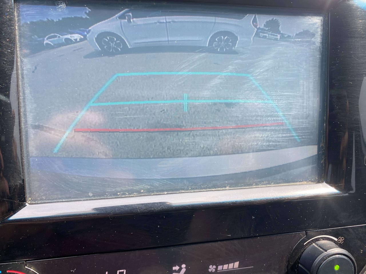 2019 Toyota Camry SE, HEATED LEATHER, BACK UP CAMERA, CARPLAY! Photo