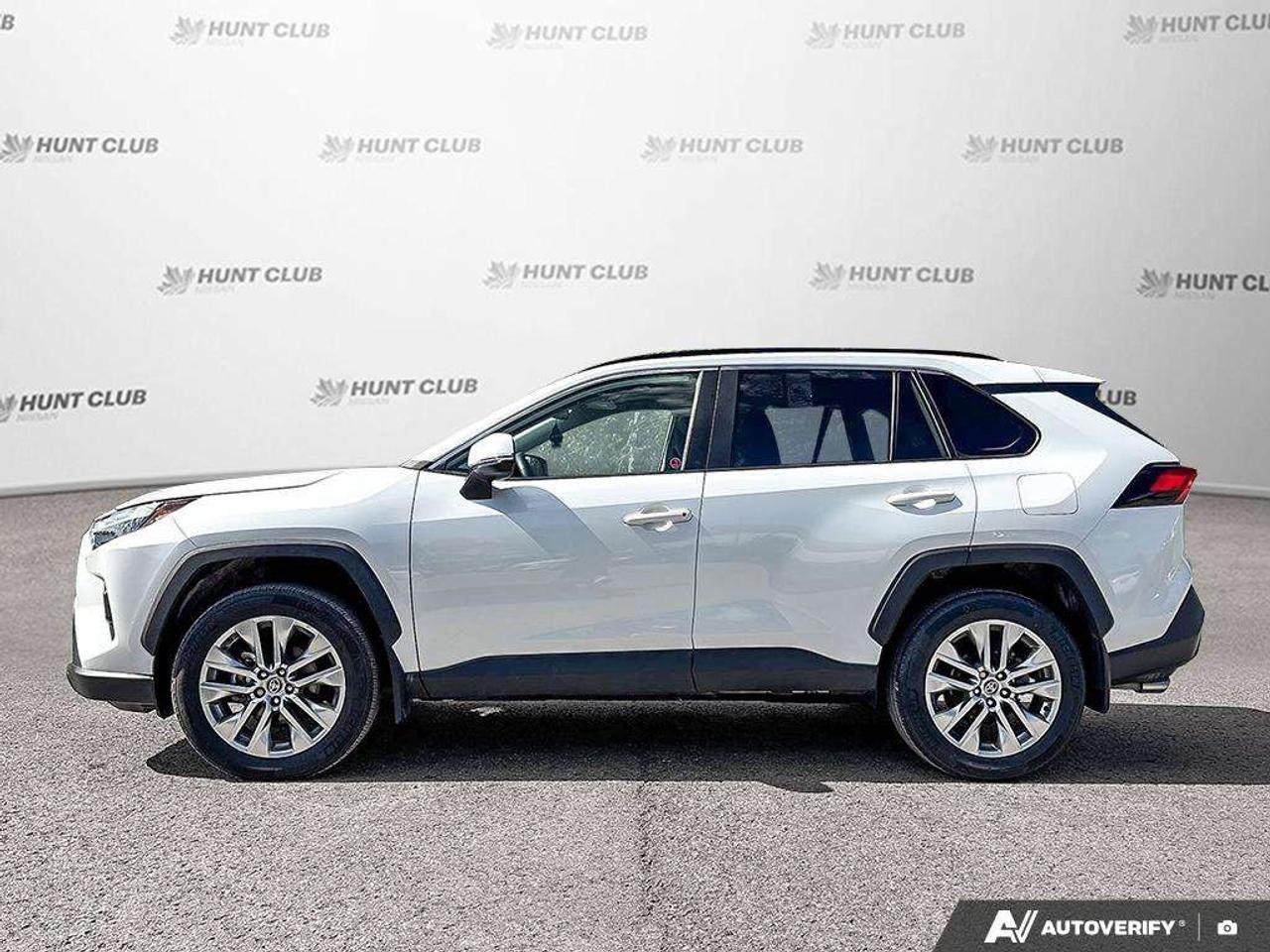 2025 Toyota RAV4 XLE Photo