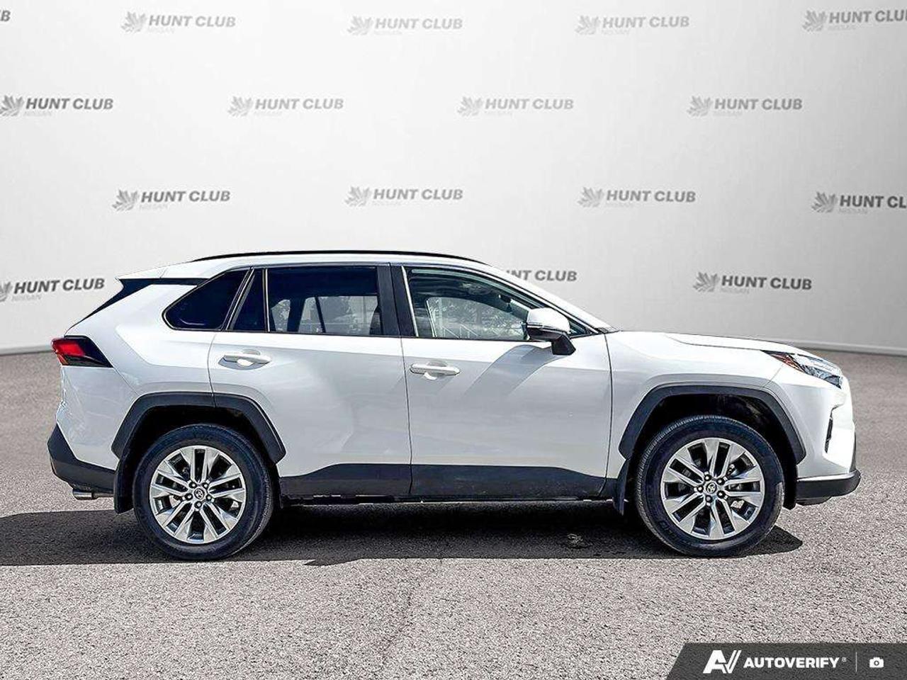 2025 Toyota RAV4 XLE Photo