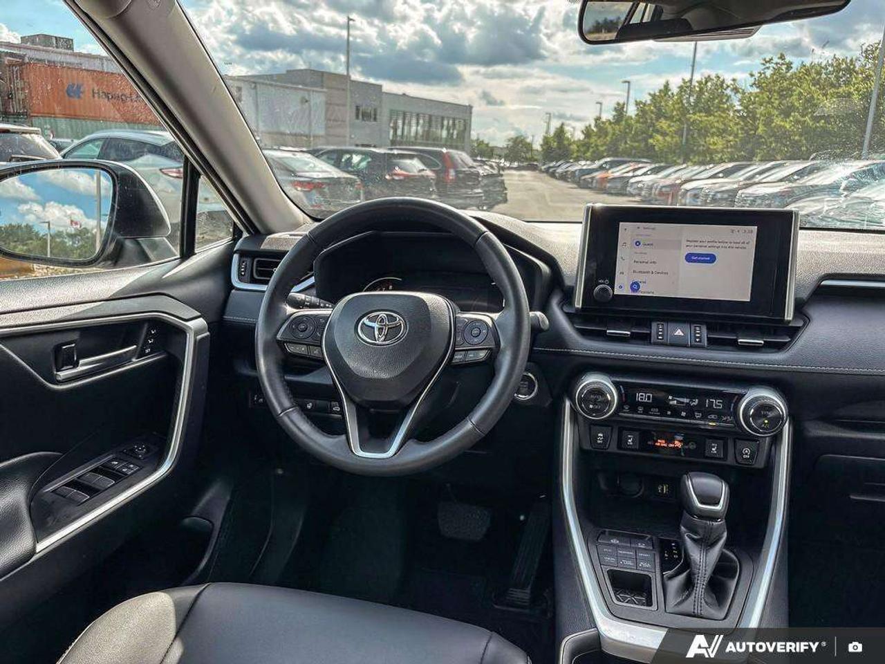 2025 Toyota RAV4 XLE Photo