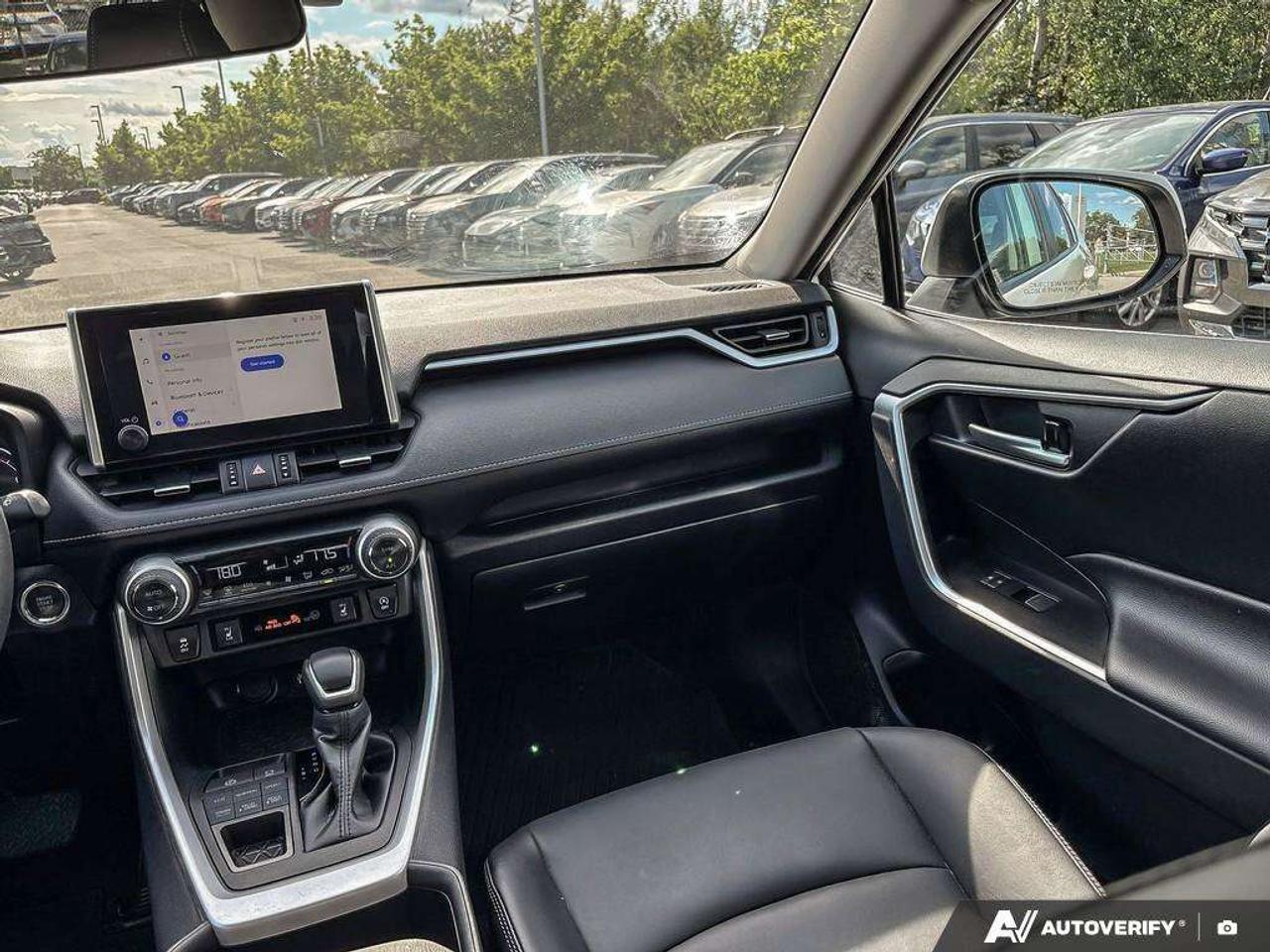 2025 Toyota RAV4 XLE Photo