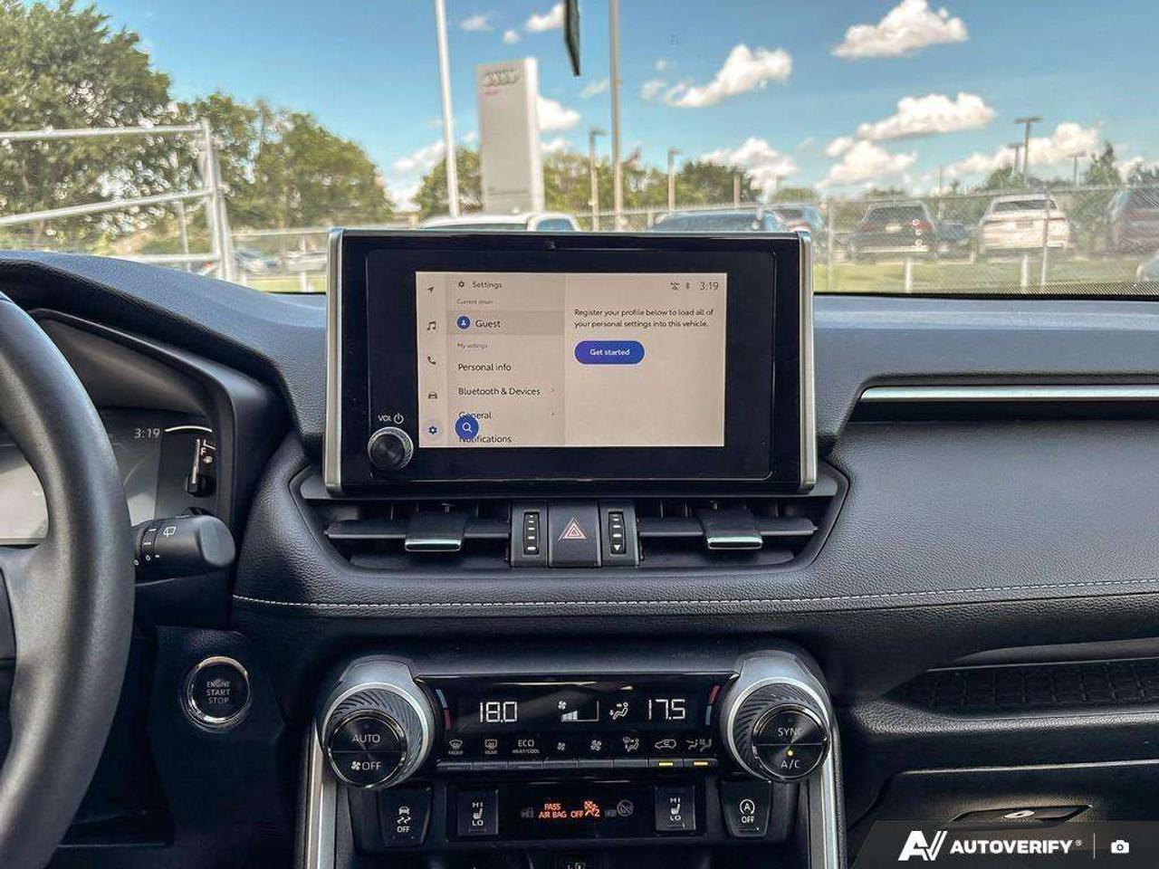 2025 Toyota RAV4 XLE Photo