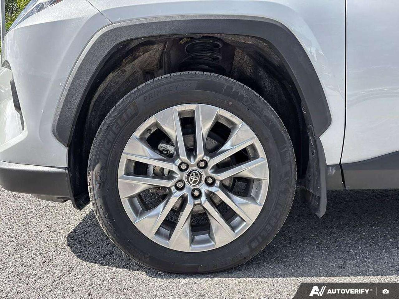 2025 Toyota RAV4 XLE Photo