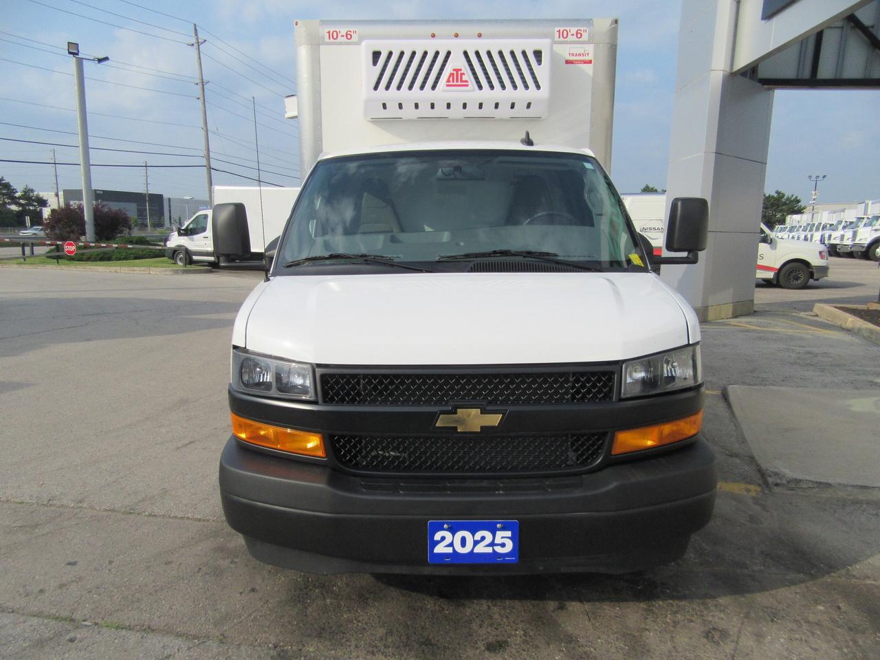 2025 Chevrolet Express 3500 14FT CUBE VAN WITH NEW REEFER SYSTEM Photo
