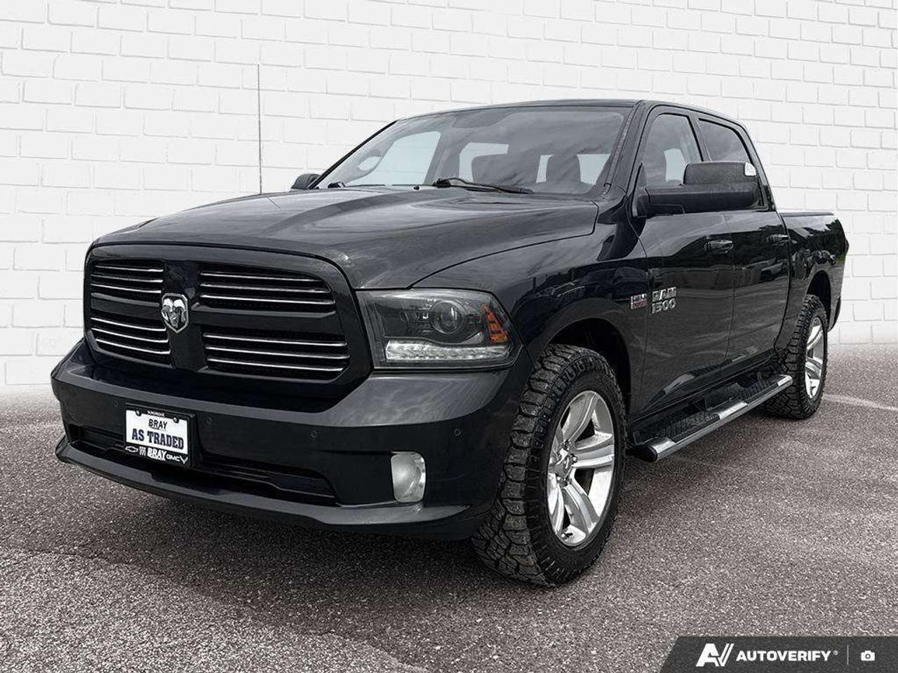 2015 RAM 1500 RUNNING BOARDS. SPRAY IN BEDLINER. TOW PKG. CERTIFIED. Photo