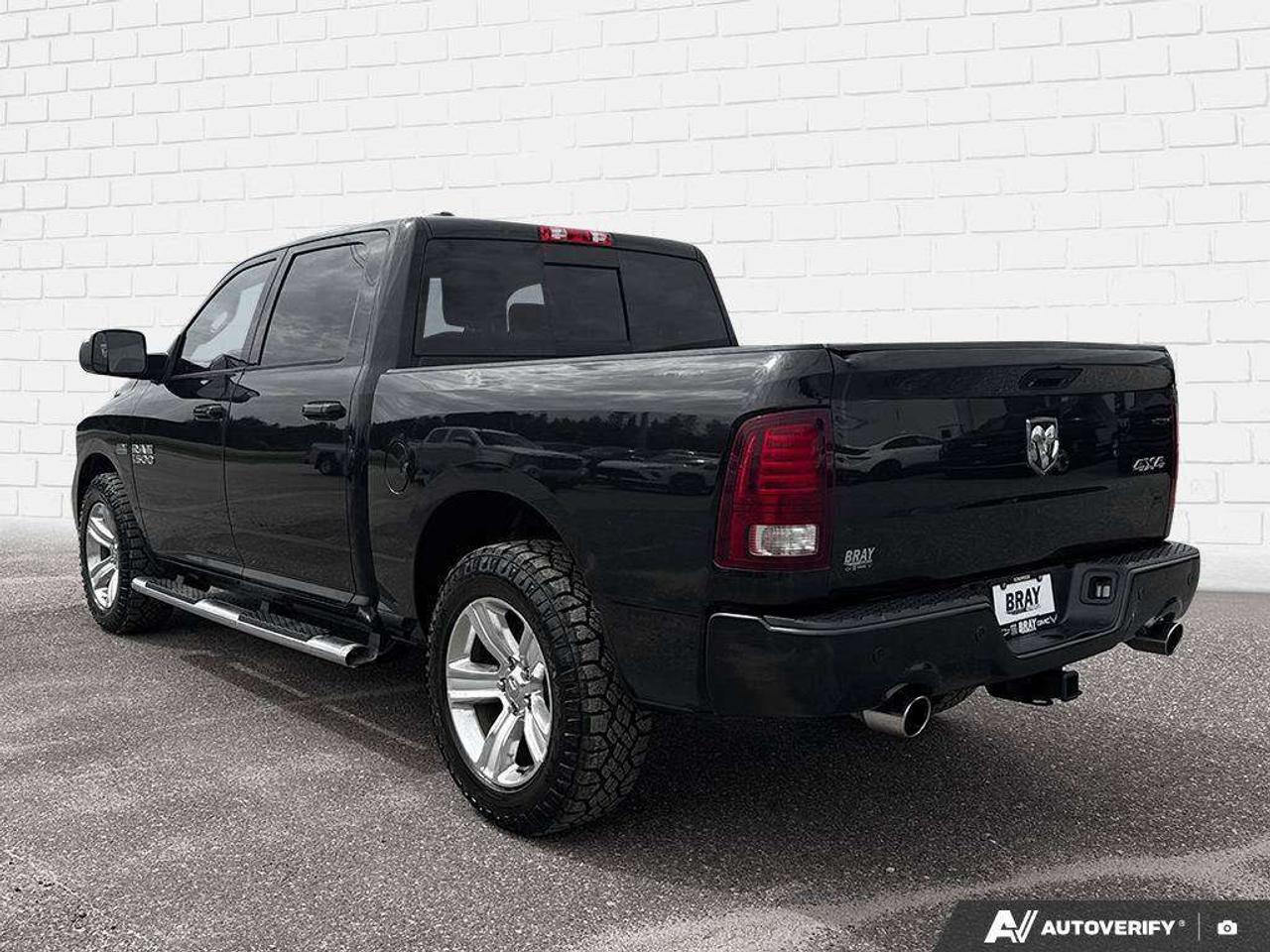 2015 RAM 1500 RUNNING BOARDS. SPRAY IN BEDLINER. TOW PKG. CERTIFIED. Photo
