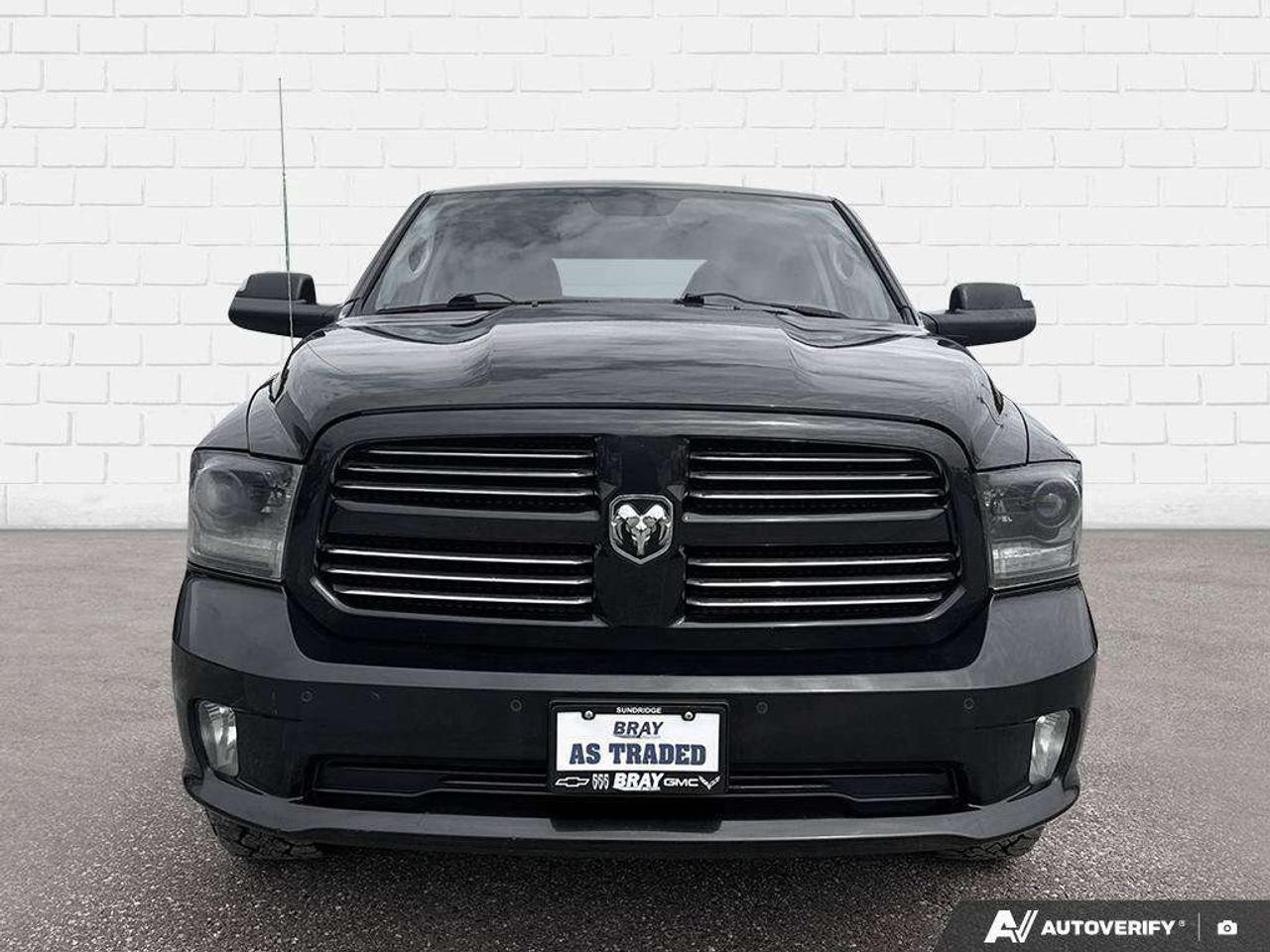 2015 RAM 1500 RUNNING BOARDS. SPRAY IN BEDLINER. TOW PKG. CERTIFIED. Photo