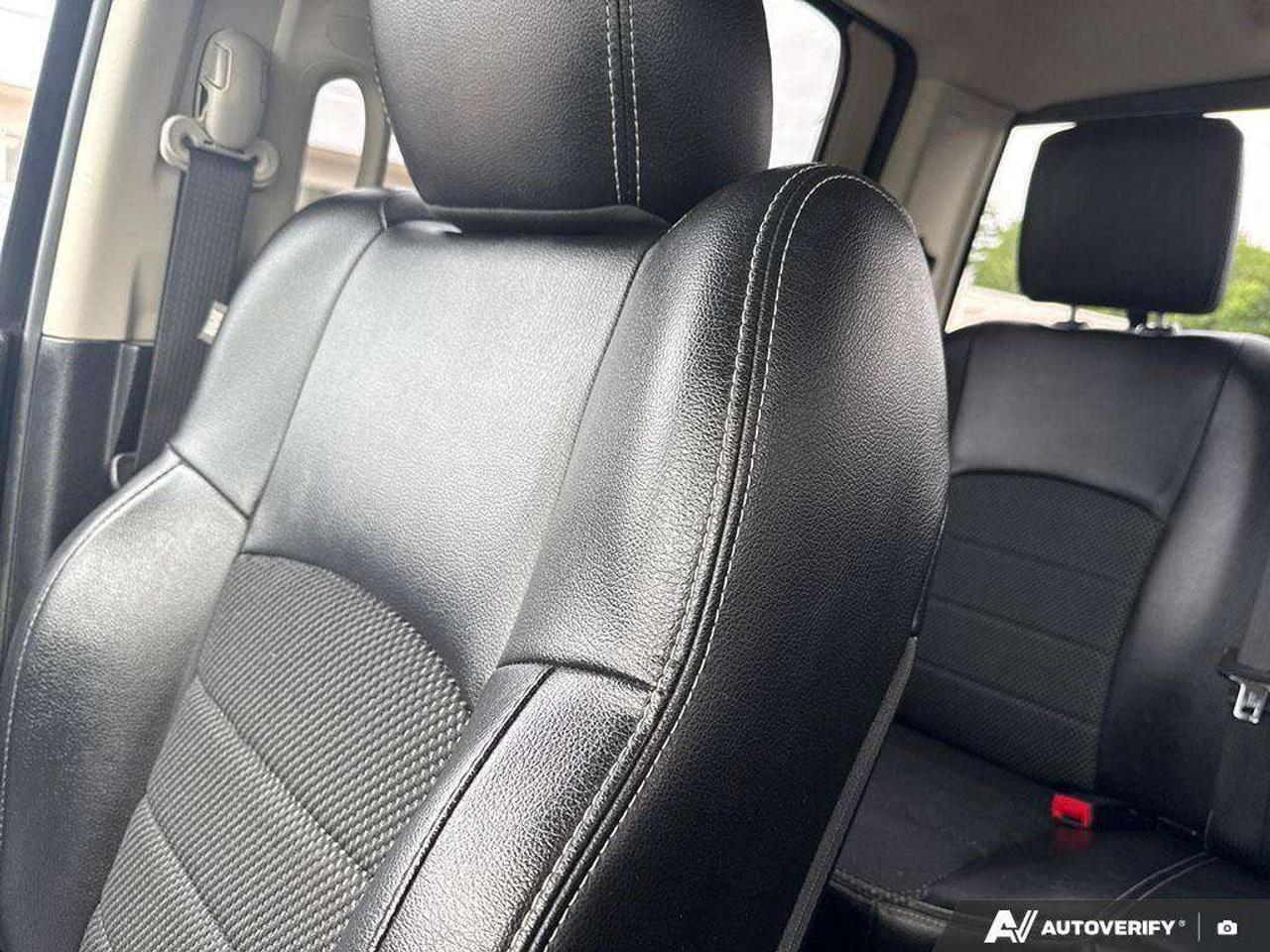 2015 RAM 1500 RUNNING BOARDS. SPRAY IN BEDLINER. TOW PKG. CERTIFIED. Photo
