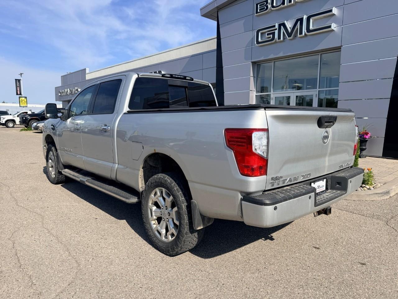 2016 Nissan Titan XD SV GasXD SV, 5.0L V8, 4X4 ALLOYS, CLOTH, CERTIFIED Photo