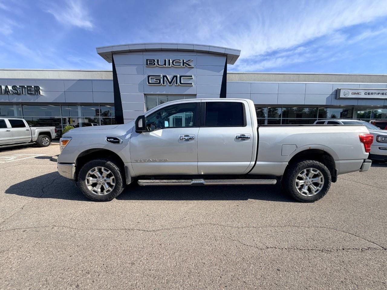 2016 Nissan Titan XD SV GasXD SV, 5.0L V8, 4X4 ALLOYS, CLOTH, CERTIFIED Photo