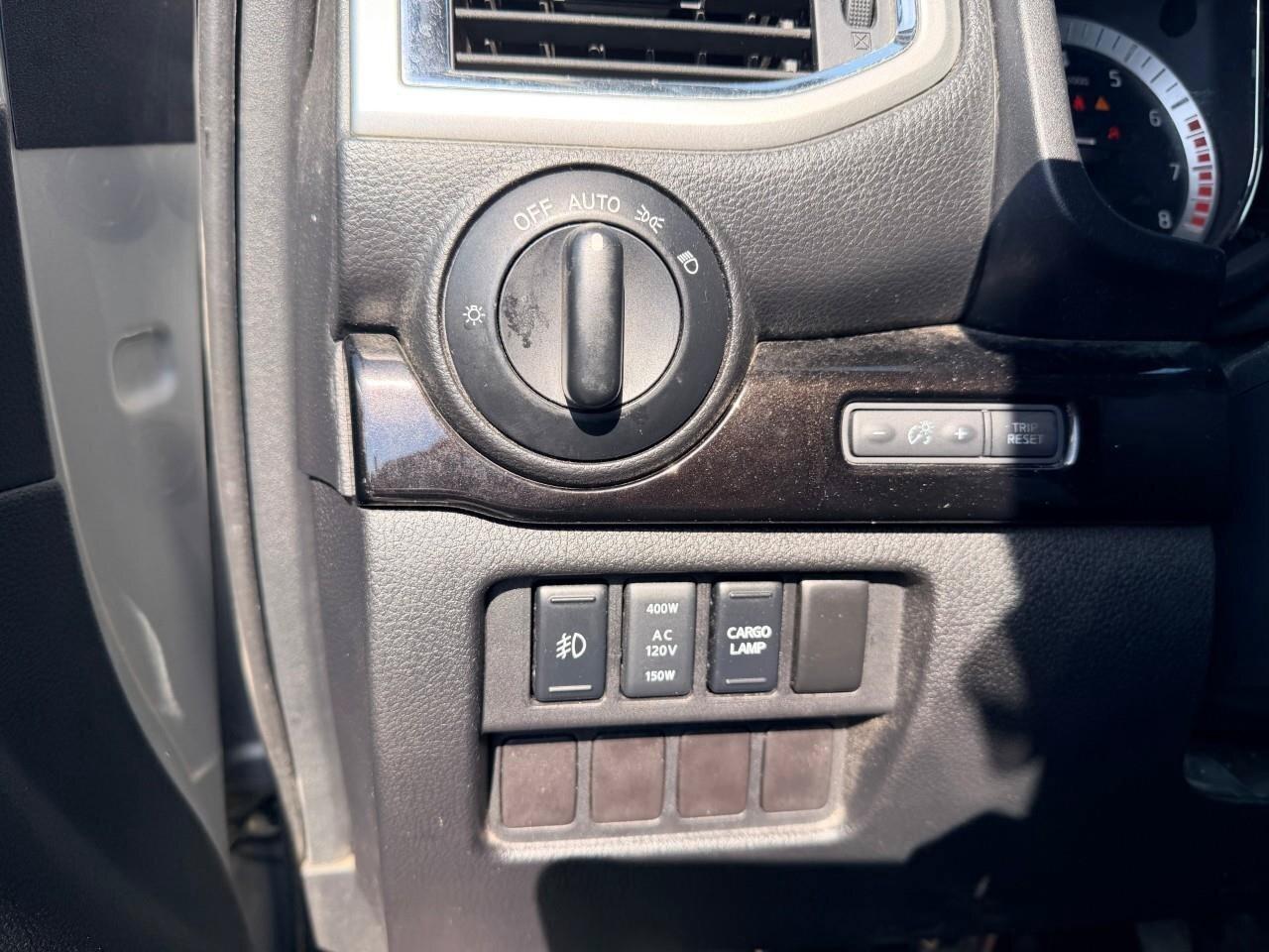 2016 Nissan Titan XD SV GasXD SV, 5.0L V8, 4X4 ALLOYS, CLOTH, CERTIFIED Photo