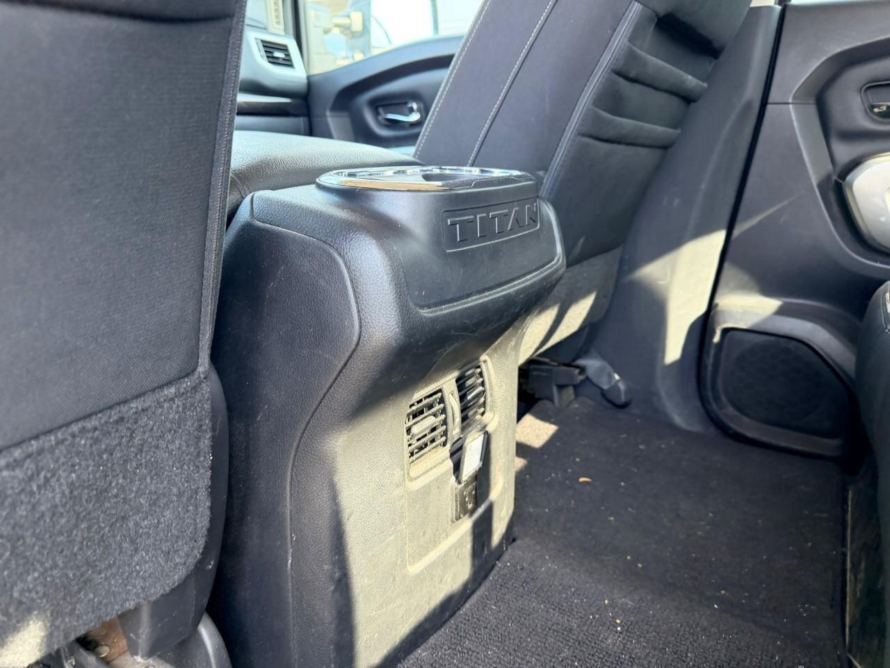 2016 Nissan Titan XD SV GasXD SV, 5.0L V8, 4X4 ALLOYS, CLOTH, CERTIFIED Photo