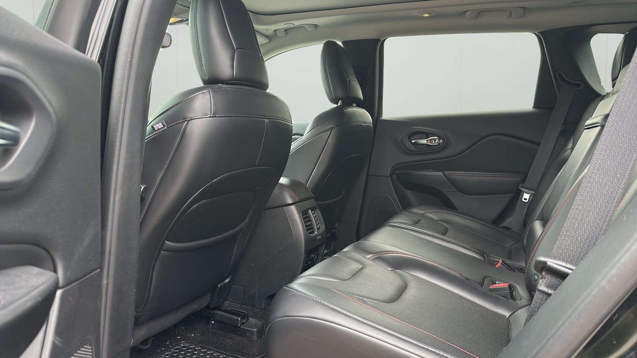 2019 Jeep Cherokee Trailhawk Photo