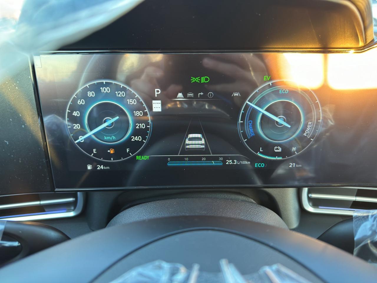 2026 Hyundai Elantra Hybrid Luxury Photo