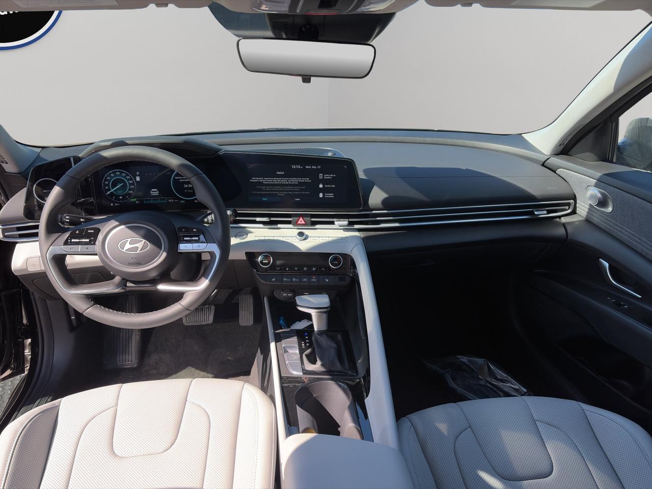 2026 Hyundai Elantra Hybrid Luxury Photo