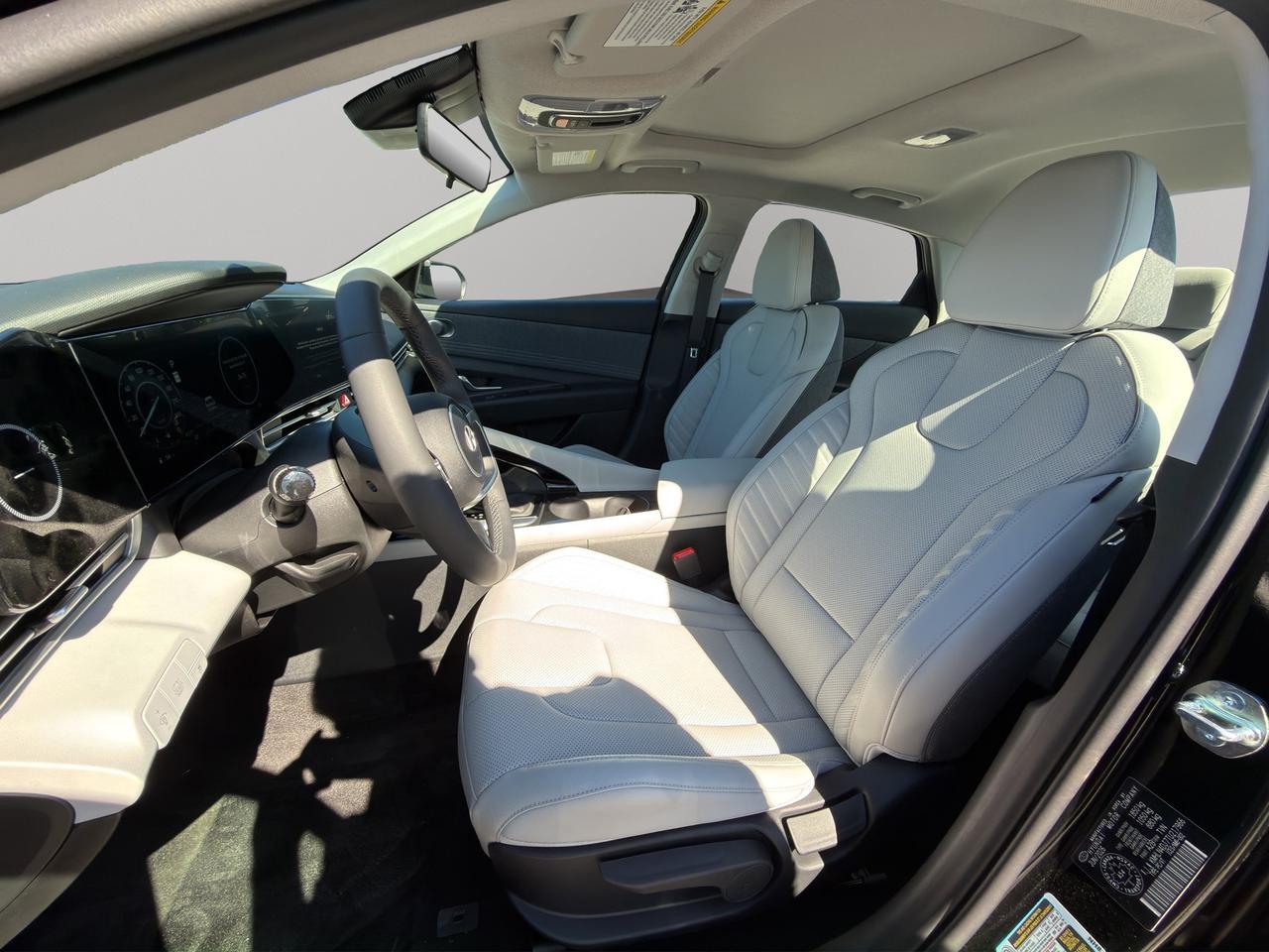 2026 Hyundai Elantra Hybrid Luxury Photo