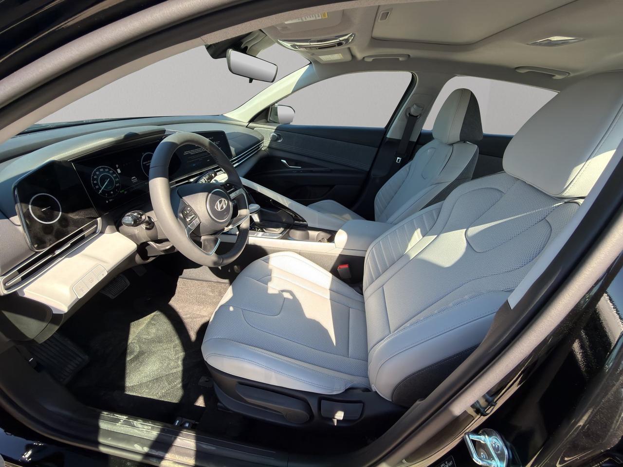 2026 Hyundai Elantra Hybrid Luxury Photo