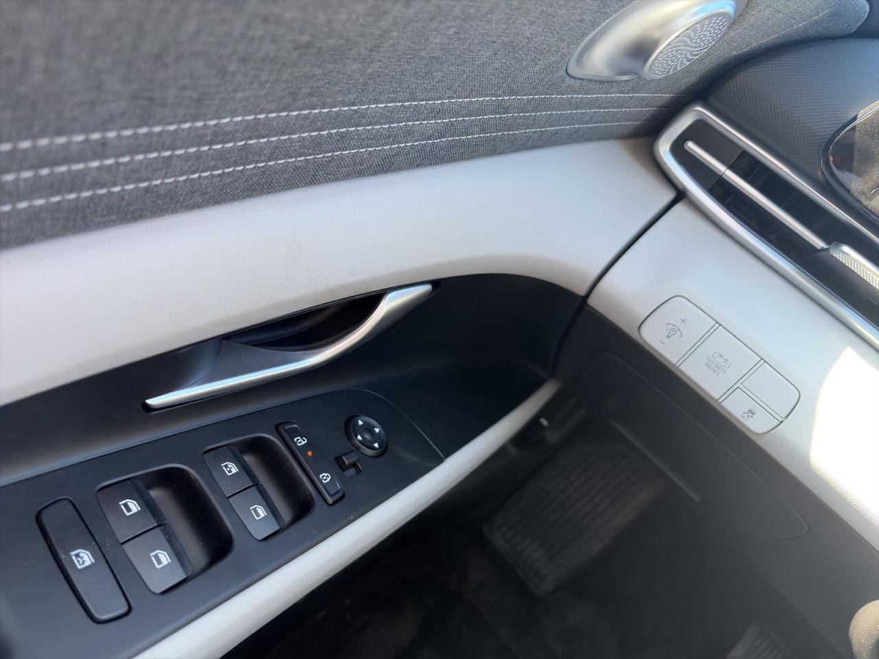 2026 Hyundai Elantra Hybrid Luxury Photo