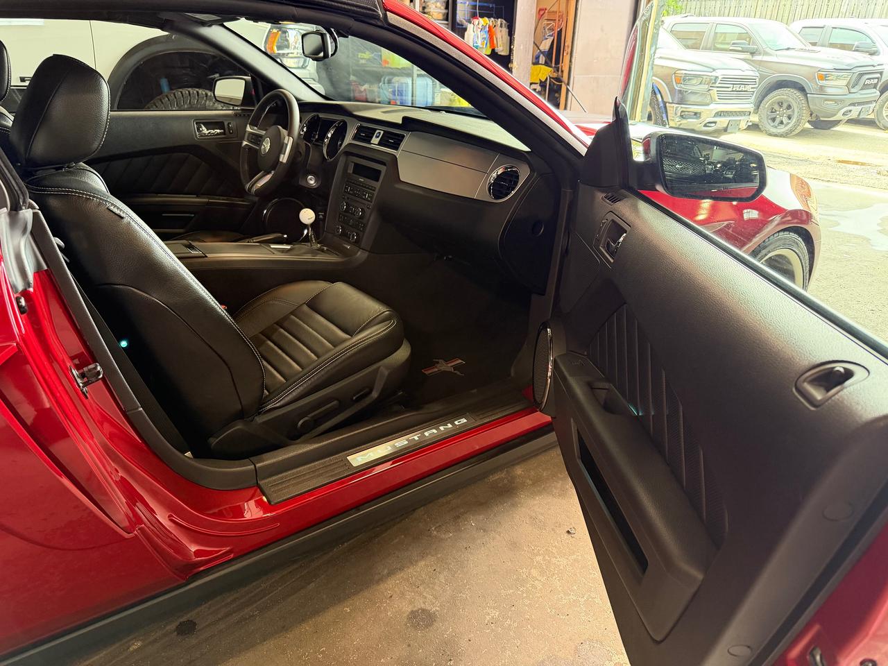 2010 Ford Mustang GT | SUPERCAHRGED V8 |MANUAL|2400KM|500 HORSEPOWER Photo