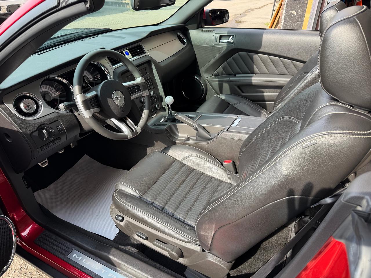 2010 Ford Mustang GT | SUPERCAHRGED V8 |MANUAL|2400KM|500 HORSEPOWER Photo