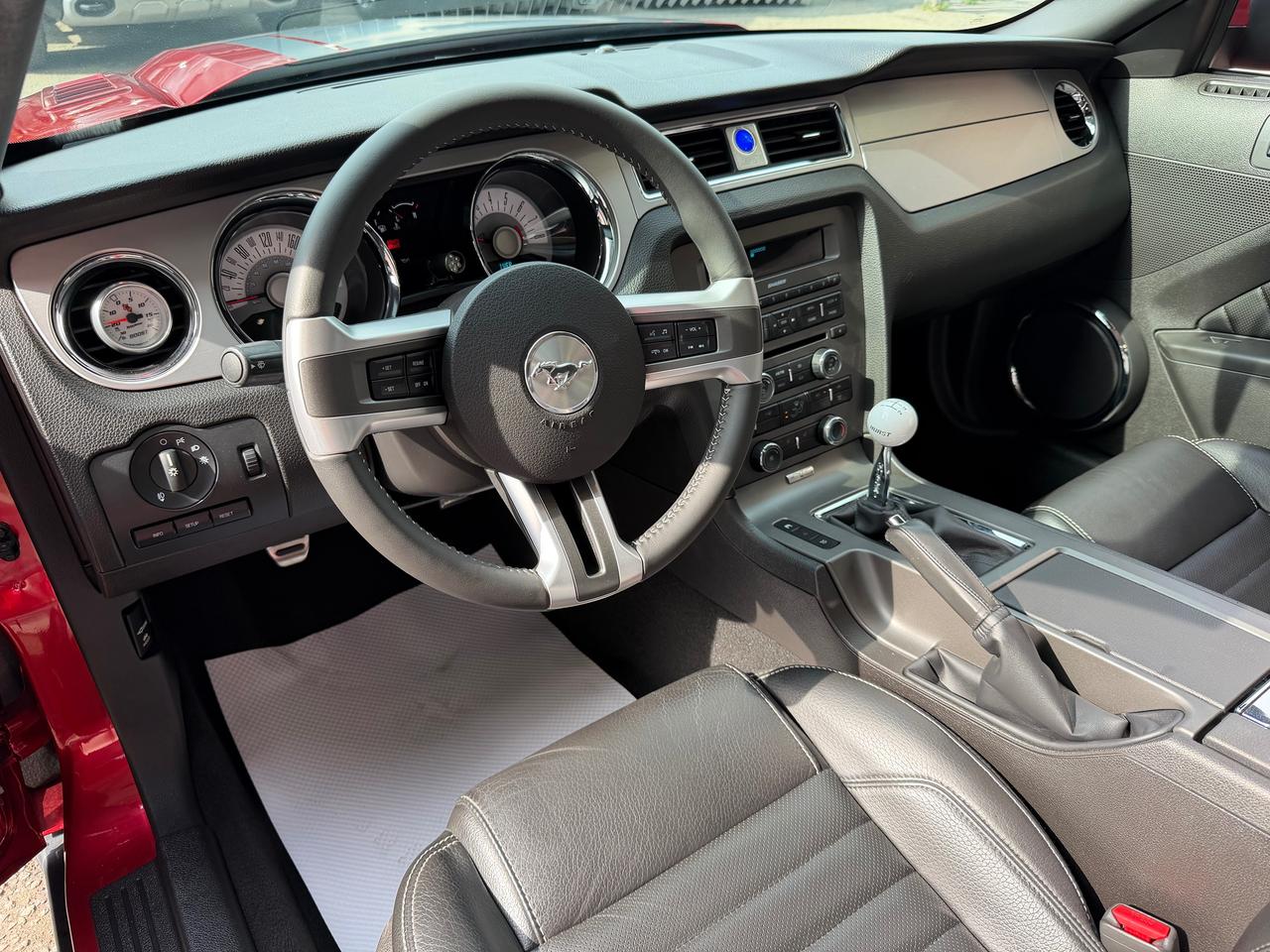 2010 Ford Mustang GT | SUPERCAHRGED V8 |MANUAL|2400KM|500 HORSEPOWER Photo