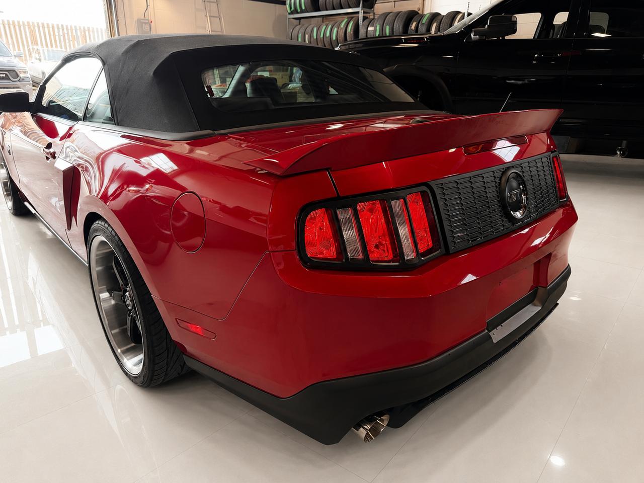 2010 Ford Mustang GT | SUPERCAHRGED V8 |MANUAL|2400KM|500 HORSEPOWER Photo