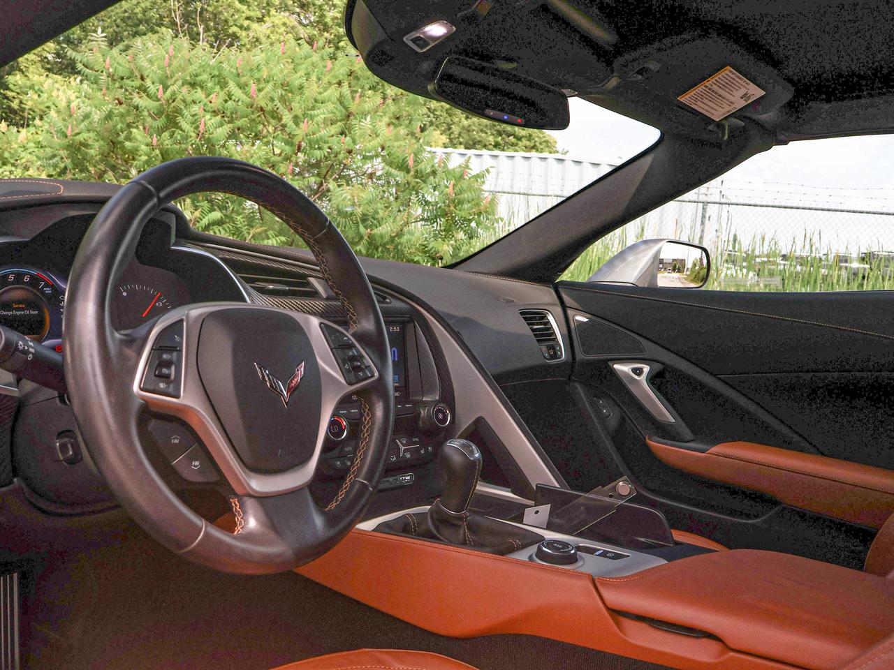 2015 Chevrolet Corvette 2LT Photo