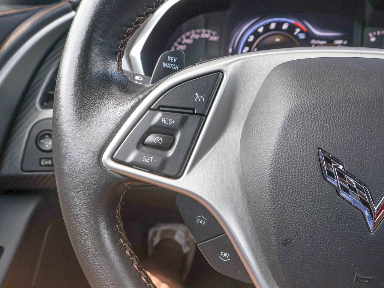 2015 Chevrolet Corvette 2LT Photo