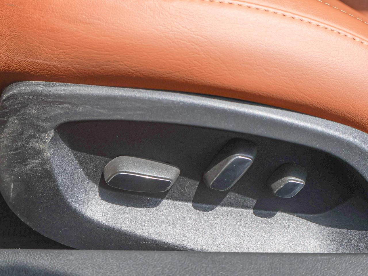 2015 Chevrolet Corvette 2LT Photo